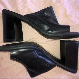 TOMMY HILFIGER 90s sandals